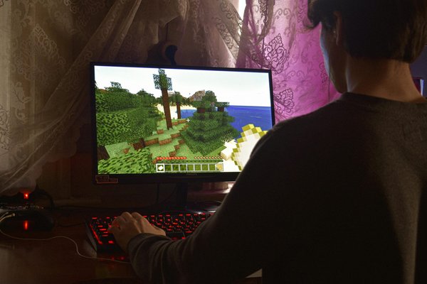 Serveur Minecraft gratuit : la meilleure solution pour jouer entre amis en 2026